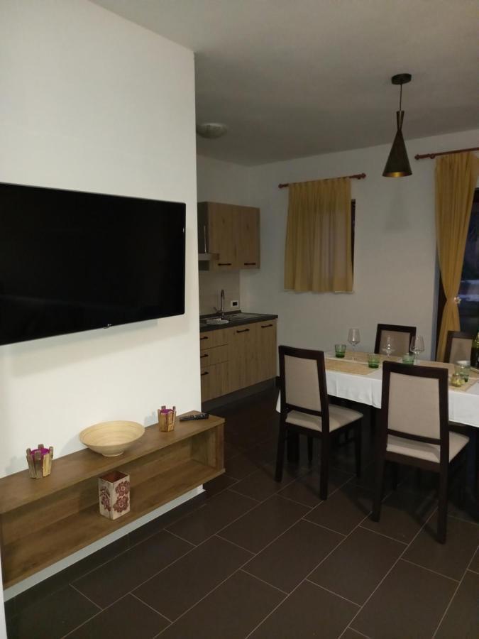 Apartmani Noa I Natali Kaldanija Eksteriør bilde