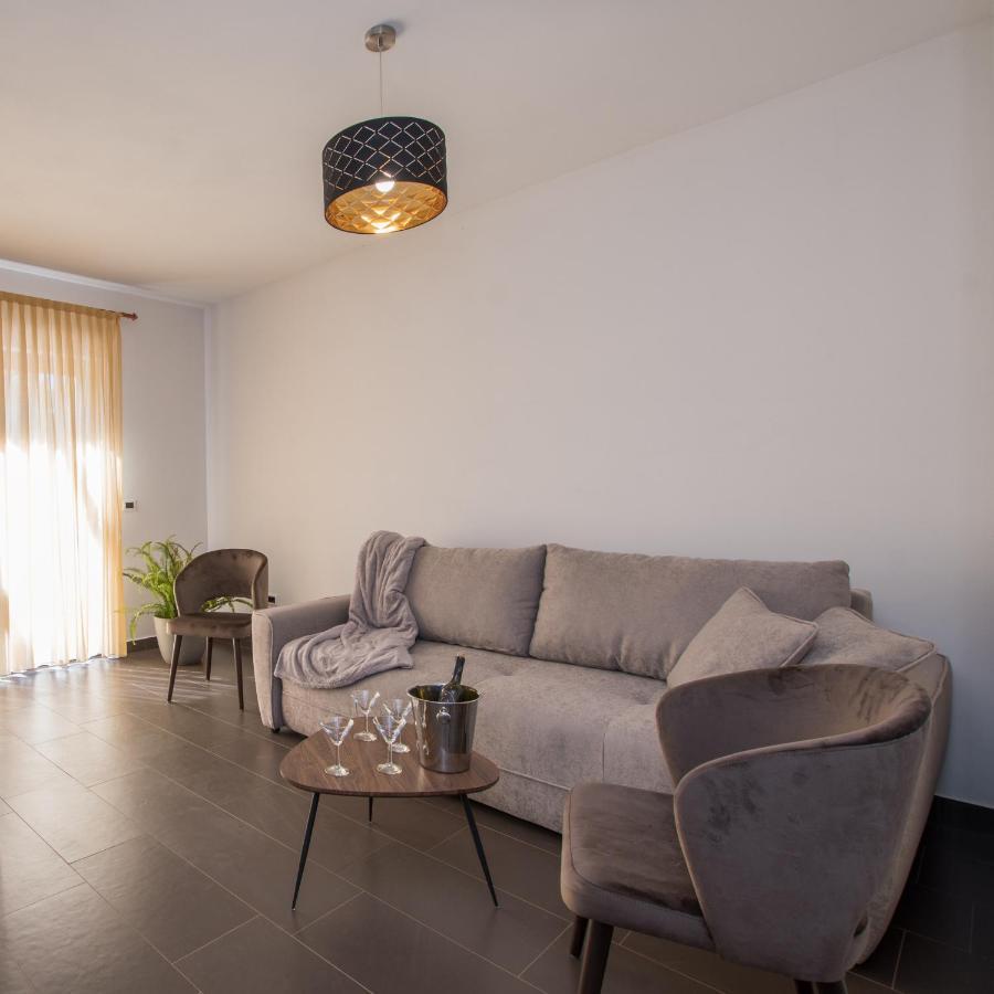 Apartmani Noa I Natali Kaldanija Eksteriør bilde